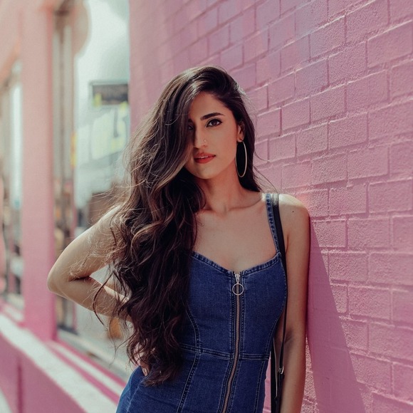 Poshmark profile picture for @shining